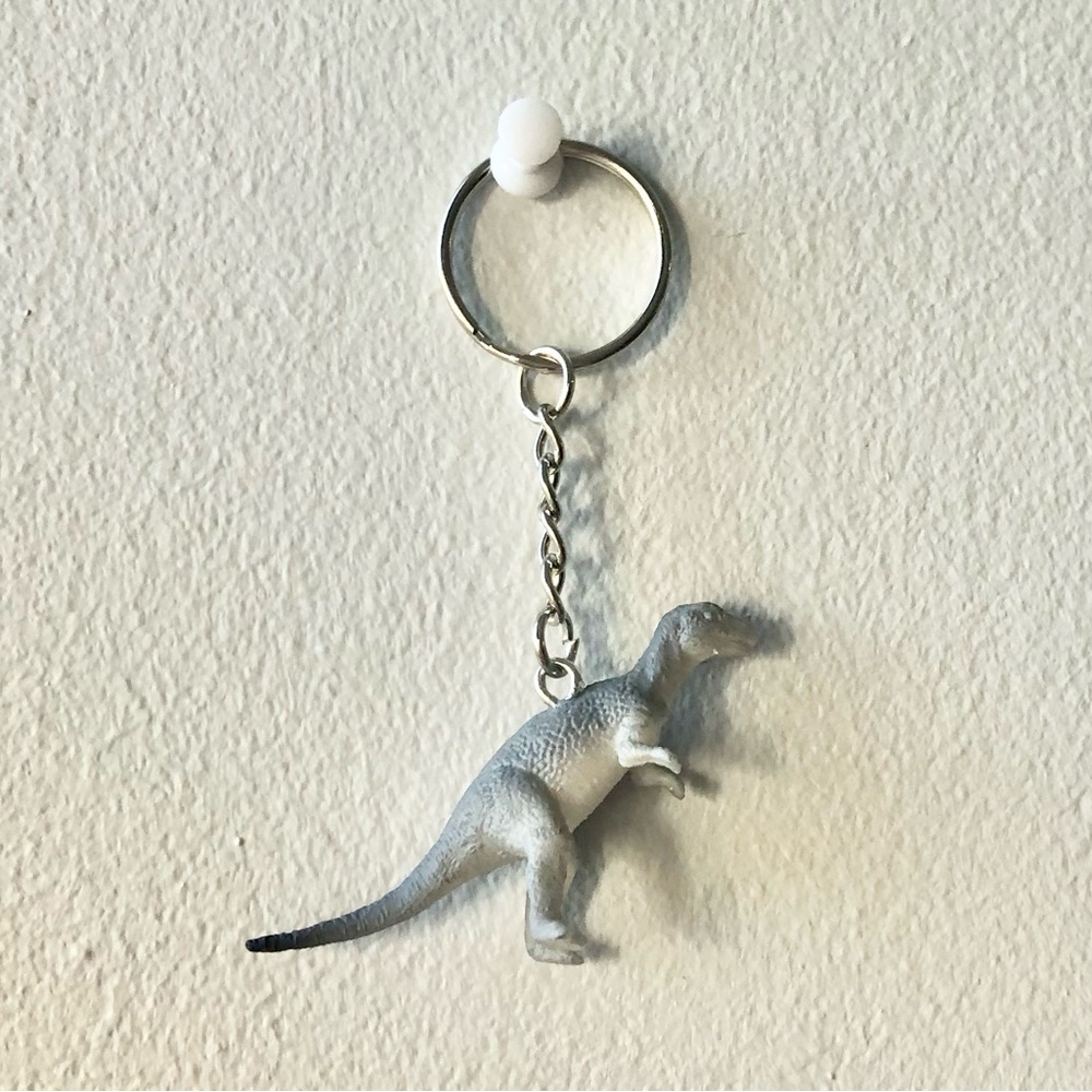 ❤️ Grey Dinosaur Keychain
